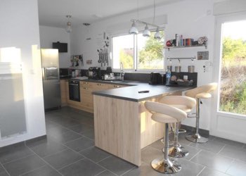 Cuisine sur-mesure fabriquée et posée par la menuiserie Franck Barras dans le Loir-et-Cher (41)